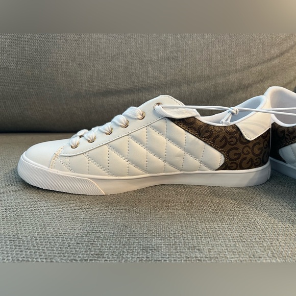 NWOT Guess GBG Los Angeles Marti White & Brown Quilted Lace Up Sneakers Size 11 - Picture 9 of 13